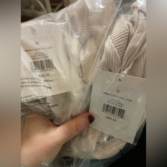 Rachel Parcell Ribbed V-Neck Pullover - Picture 2 of 2